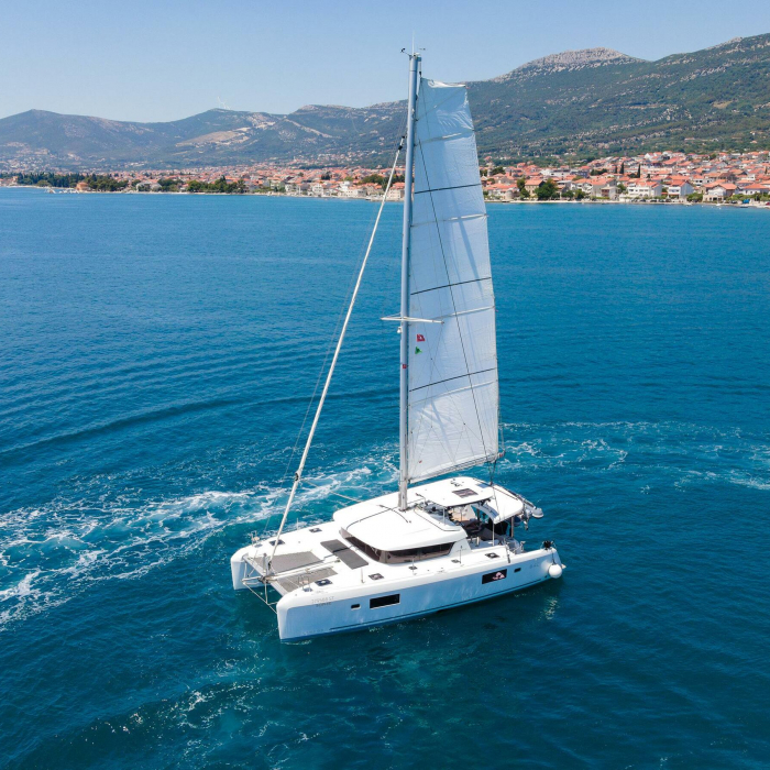 Sophie | Lagoon 42 Owner version photo 5