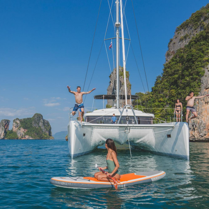 Blue Moon | Lagoon 52F photo 14