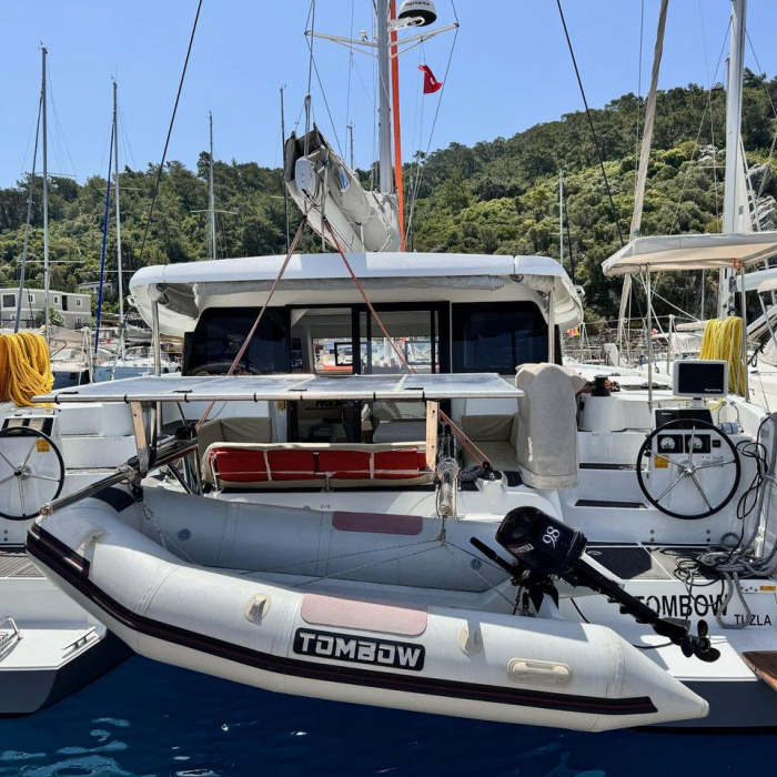 Tombow | Excess 11 photo 1