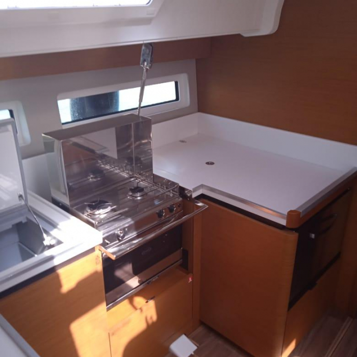 Anna smile | Sun Odyssey 490 photo 16