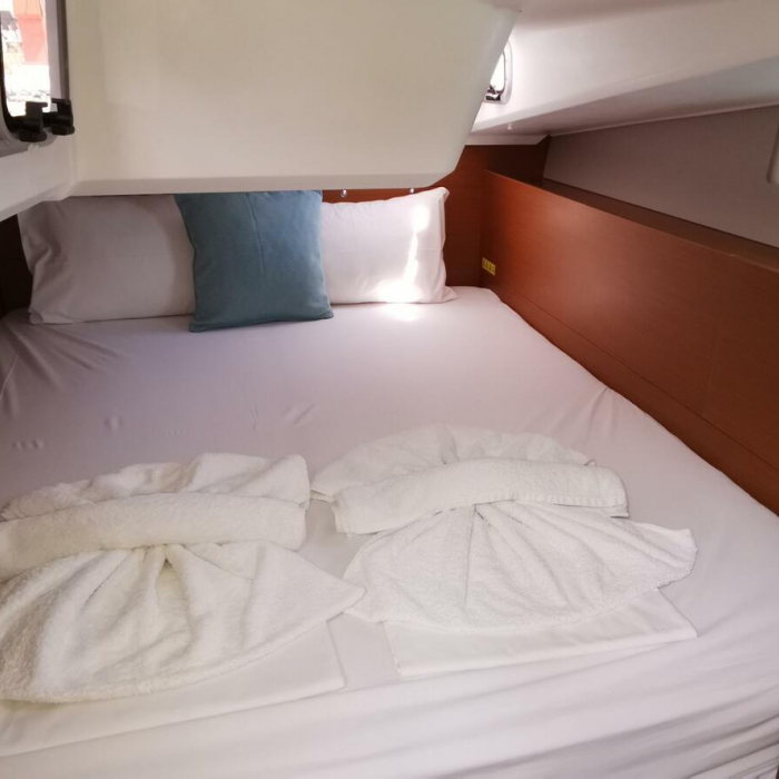 Marina 2 | Sun Odyssey 490 photo 4