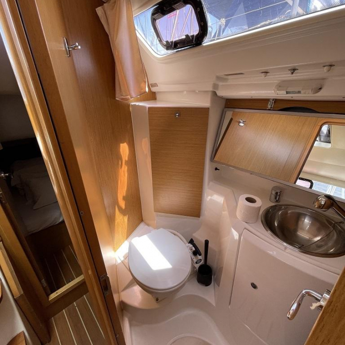 Mala | Sun Odyssey 36i photo 13