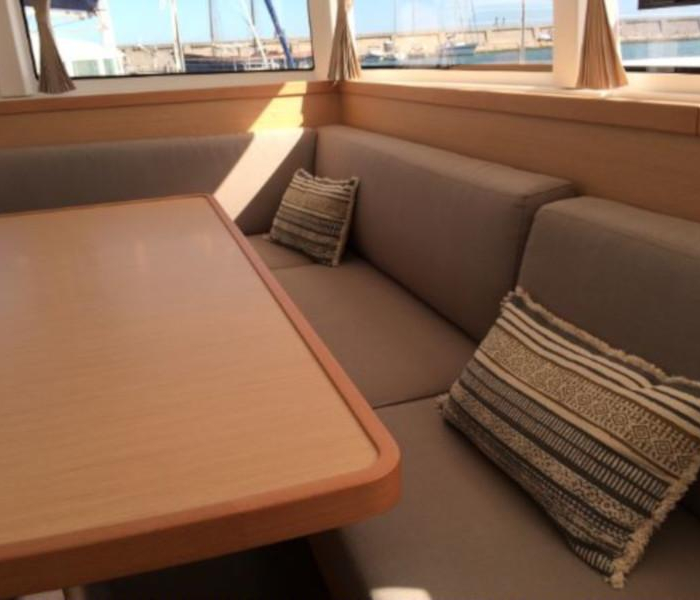 Mares | Lagoon 42 photo 18