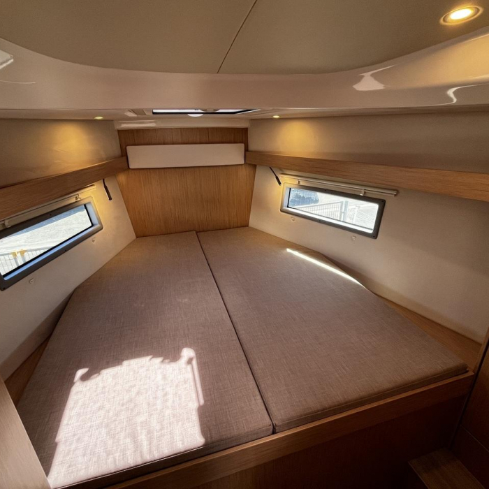 Babe | Bavaria C38 photo 11