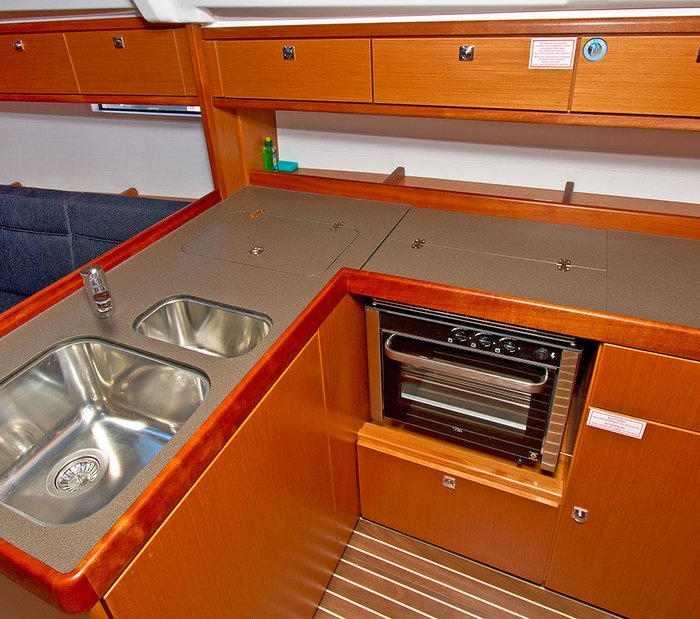 Lirica | Bavaria Cruiser 37 photo 15