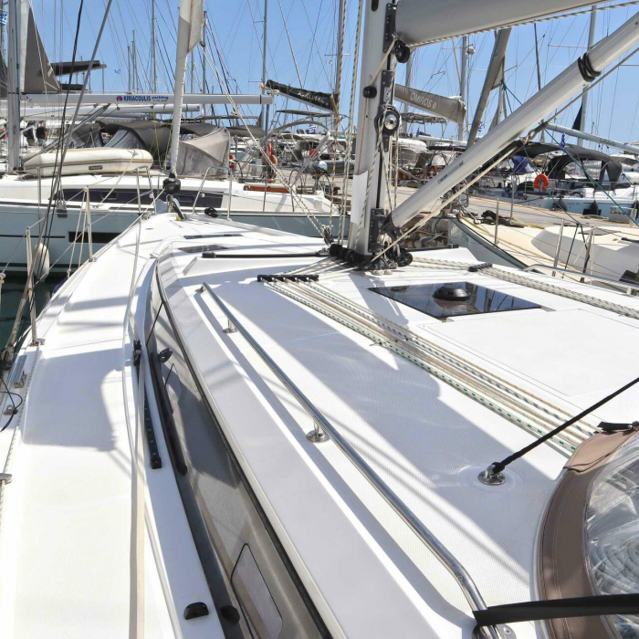Prestige | Bavaria C42 photo 2