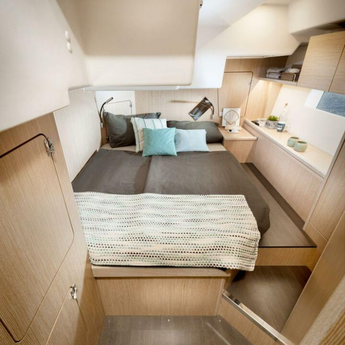 Malena | Bavaria C50 photo 6