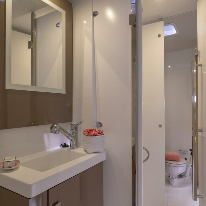 Bôrev | Fountaine Pajot Astrea 42 photo 8