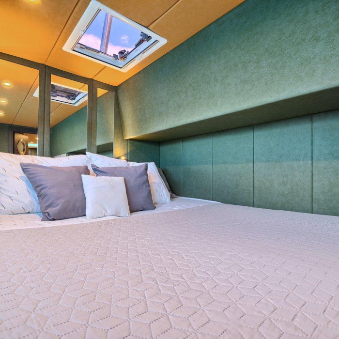 Gold | Luna 49 photo 21