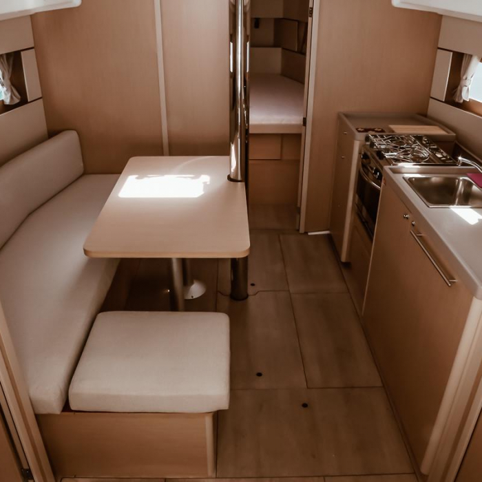 Class | Oceanis 38.1 photo 3