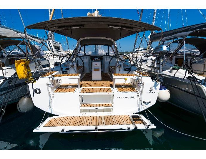 GREY PEARL | Oceanis 38 photo 2