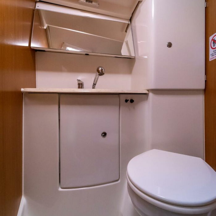 Mesogeios | Sun Odyssey 42i photo 5