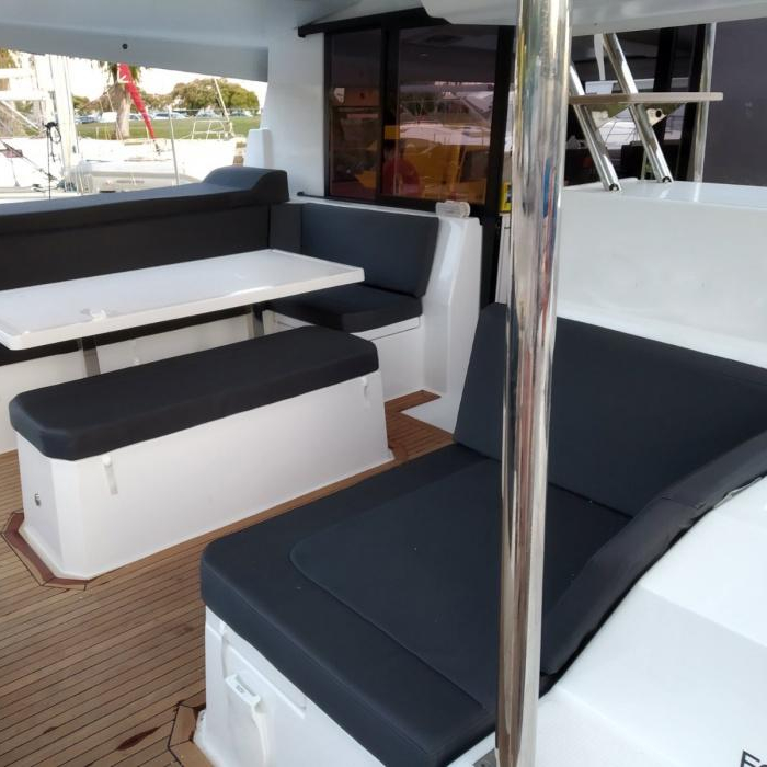 Nancy | Astrea 42 photo 2