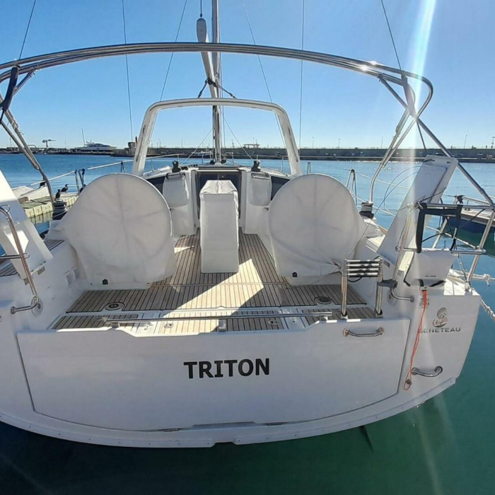 Triton | Oceanis 38.1 photo 14