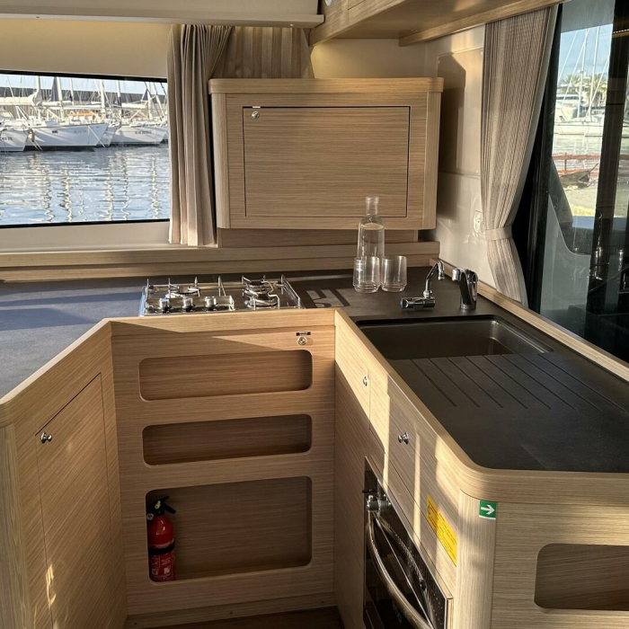 Veryta | Lagoon 42 photo 24