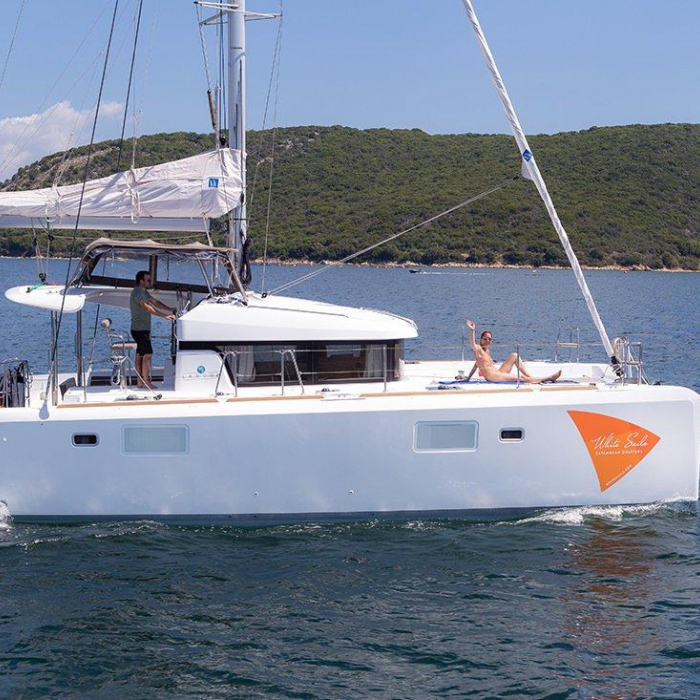 Lost Cat | Lagoon 39 photo 1