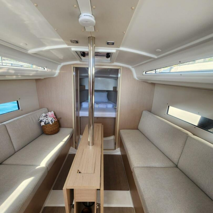 Lima | Oceanis 30.1 photo 10