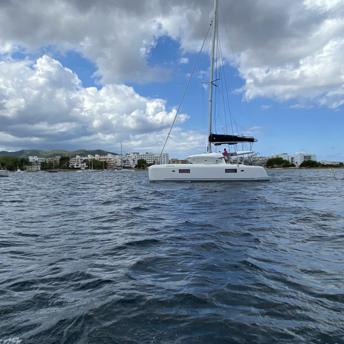 Mares | Lagoon 42 photo 1