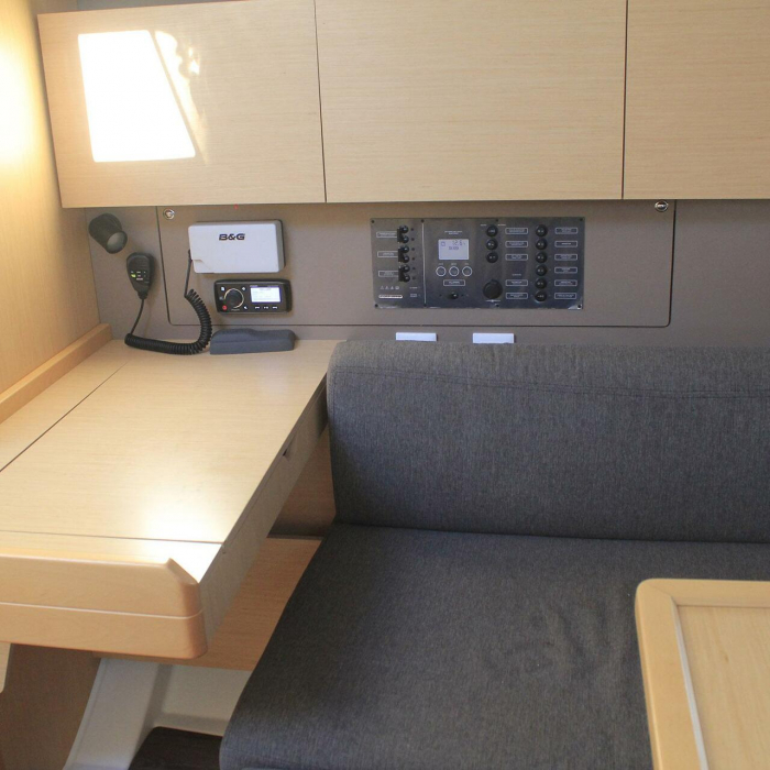 Vita | Oceanis 38.1 photo 7