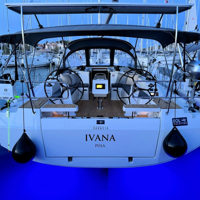Ivana | Bavaria C42 photo 6