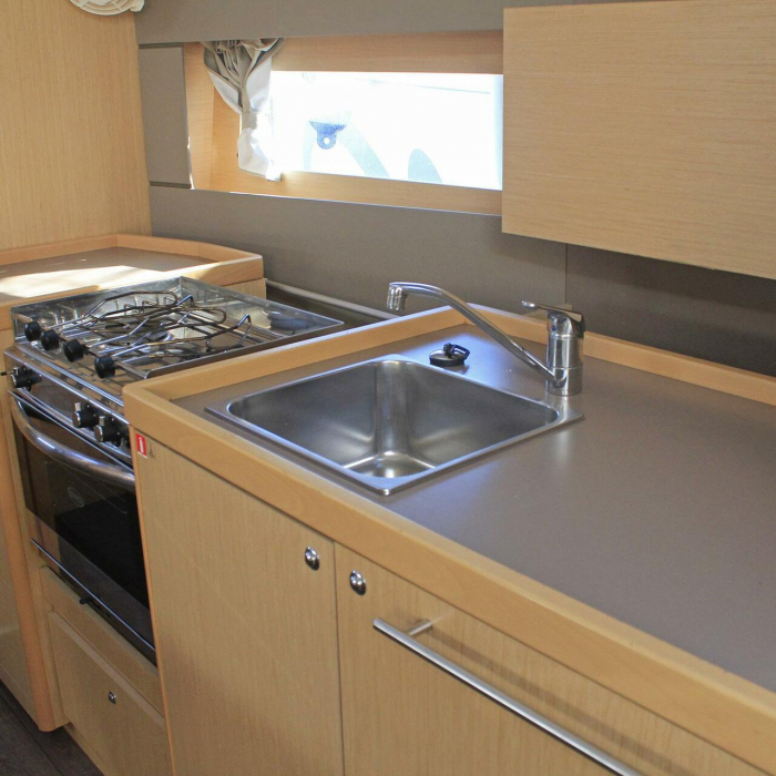 Vita | Oceanis 38.1 photo 12