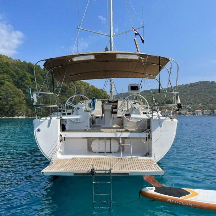 Timeless | Elan 50 Impression photo 13