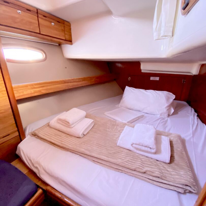 Iro (Pax 7) | Bavaria 42 Cruiser photo 20