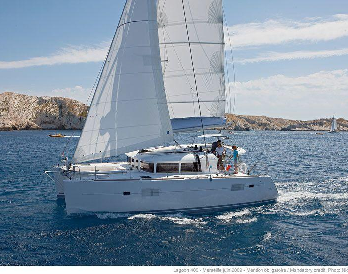 Poe Reva | Lagoon 400 S2 photo 1