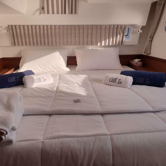 All In | Lagoon 42 photo 8