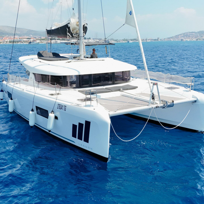 Nera | Lagoon 42 photo 1