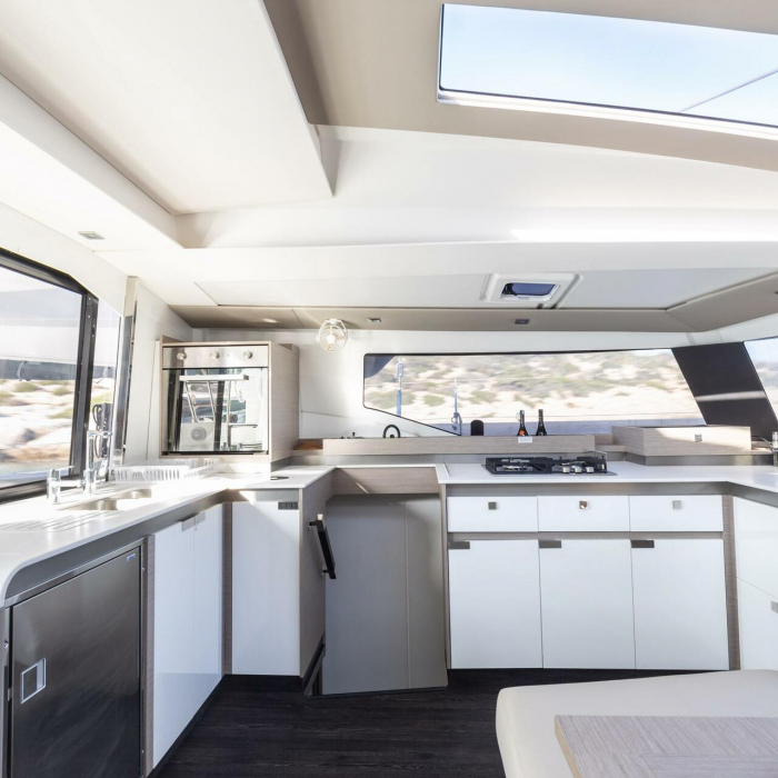 Jasmine | A/C, Gen, Water-maker, 12 pax | Elba 45 photo 7