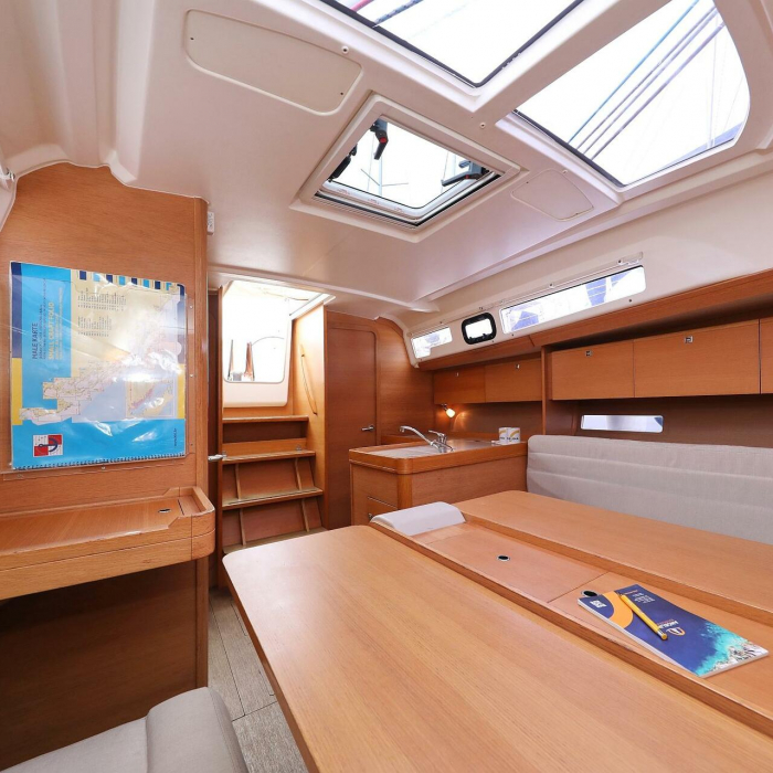 Sweet Lady | Dufour 350 GL photo 18