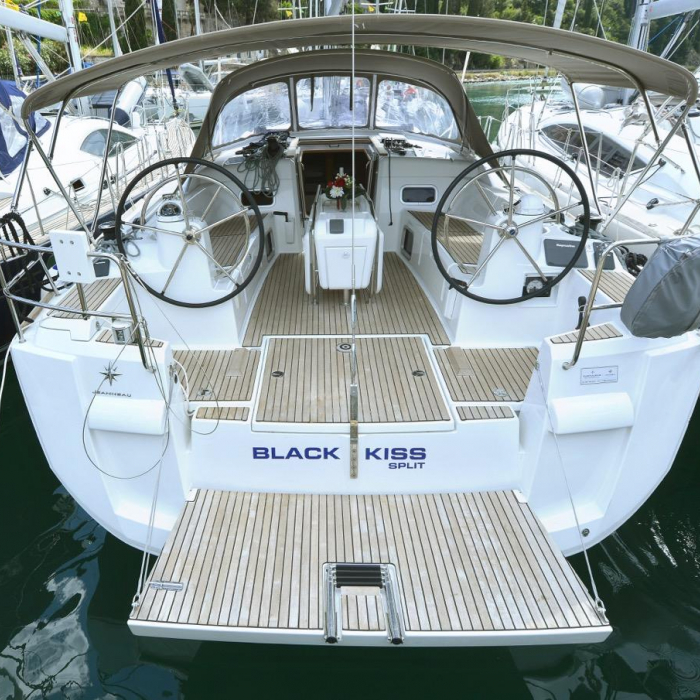 Black Kiss | Sun Odyssey 479 photo 1