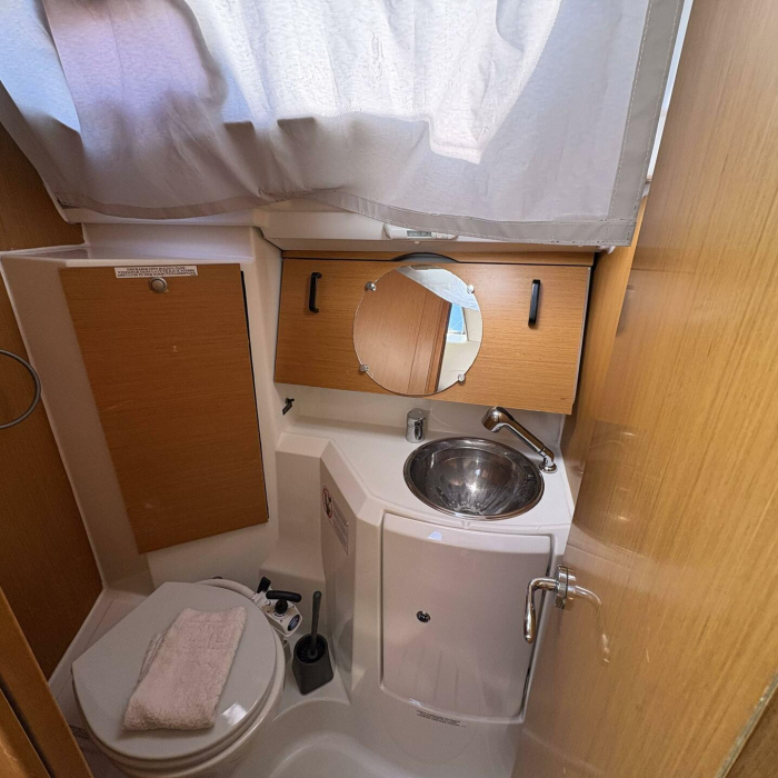 Sail Mira | Sun Odyssey 36i photo 14