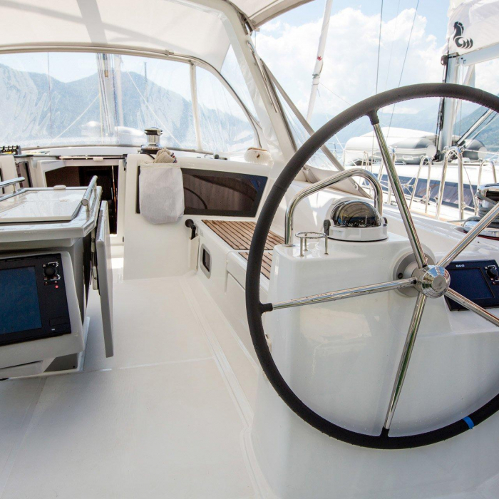 Blues | Oceanis 48 photo 9