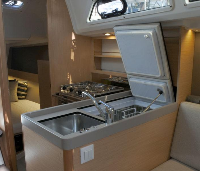 Reef | Oceanis 30.1 photo 18