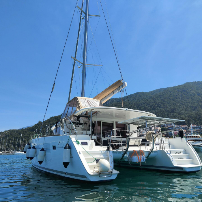 Santi | Lagoon 400 photo 24