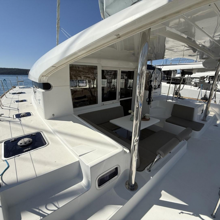 Cava | Lagoon 39 photo 30