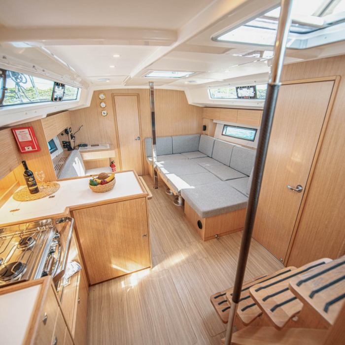 Fiona | Bavaria C42 photo 18