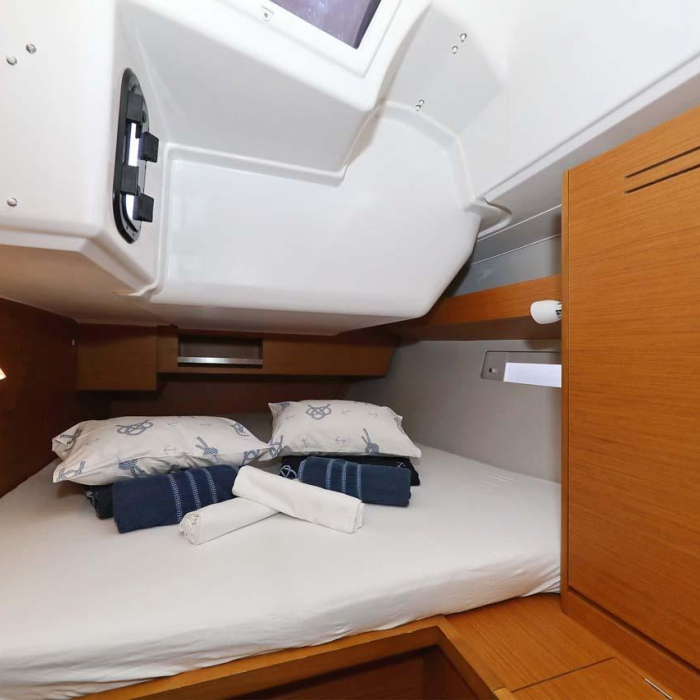 Lucia 1 | Dufour 430 photo 7