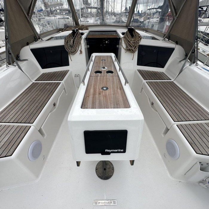 Stella Marie IV | Dufour 390 photo 6