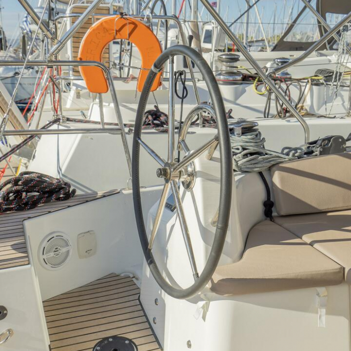 HIGH TIME | Sun Odyssey 410 photo 6