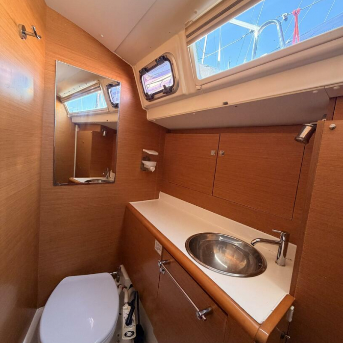 Classic | Sun Odyssey 439 photo 9