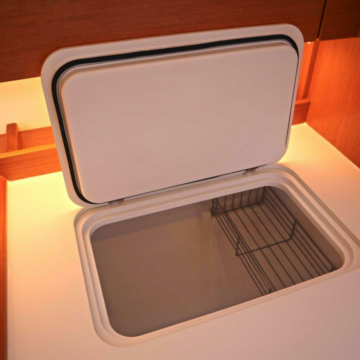 Prestige | Bavaria C42 photo 21