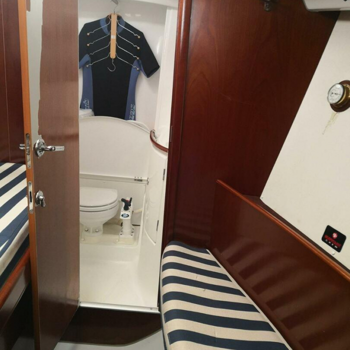 Andromeda | Beneteau 393 photo 13