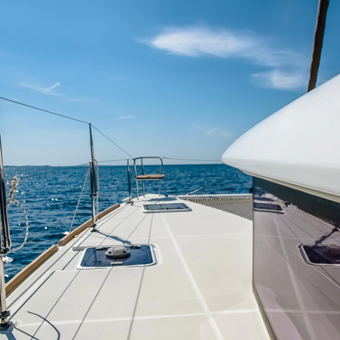 Christina S | Lagoon 400 S2 photo 7