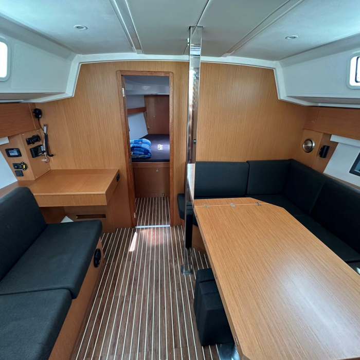 Leopard | Bavaria C42 photo 6