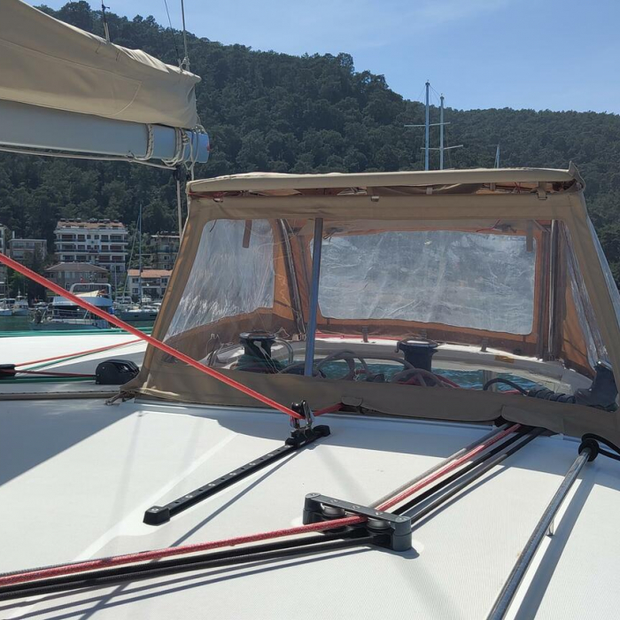 Santi | Lagoon 400 photo 37