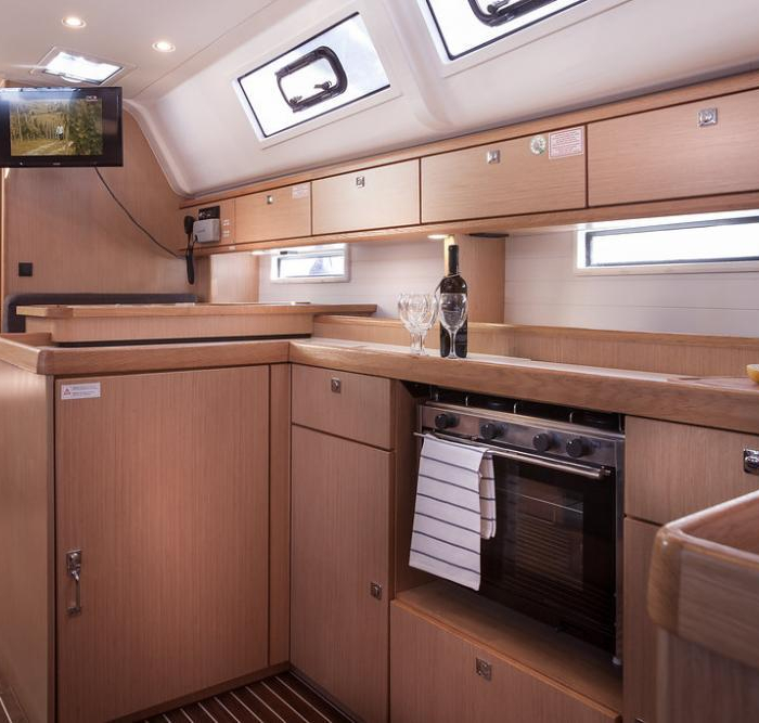 Petra 2 | Bavaria cruiser 51 photo 6