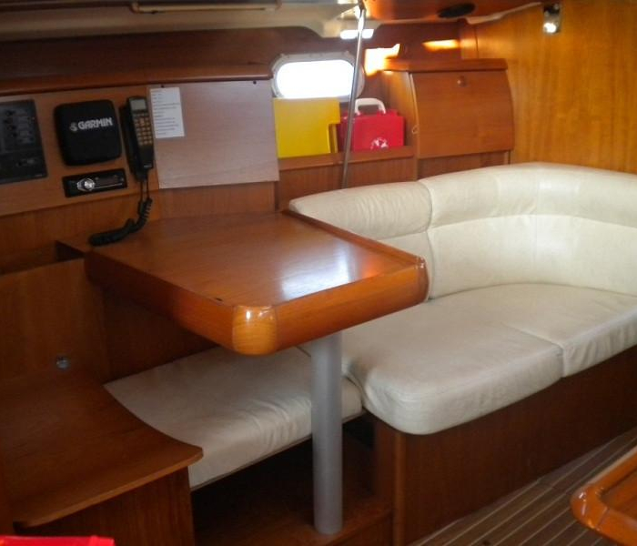 Panic | Sun Odyssey 40 photo 6